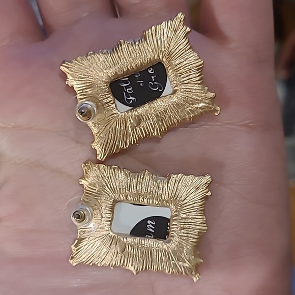 Beautiful Lady Portrait with glass finish earrings - Picture 6 of 6